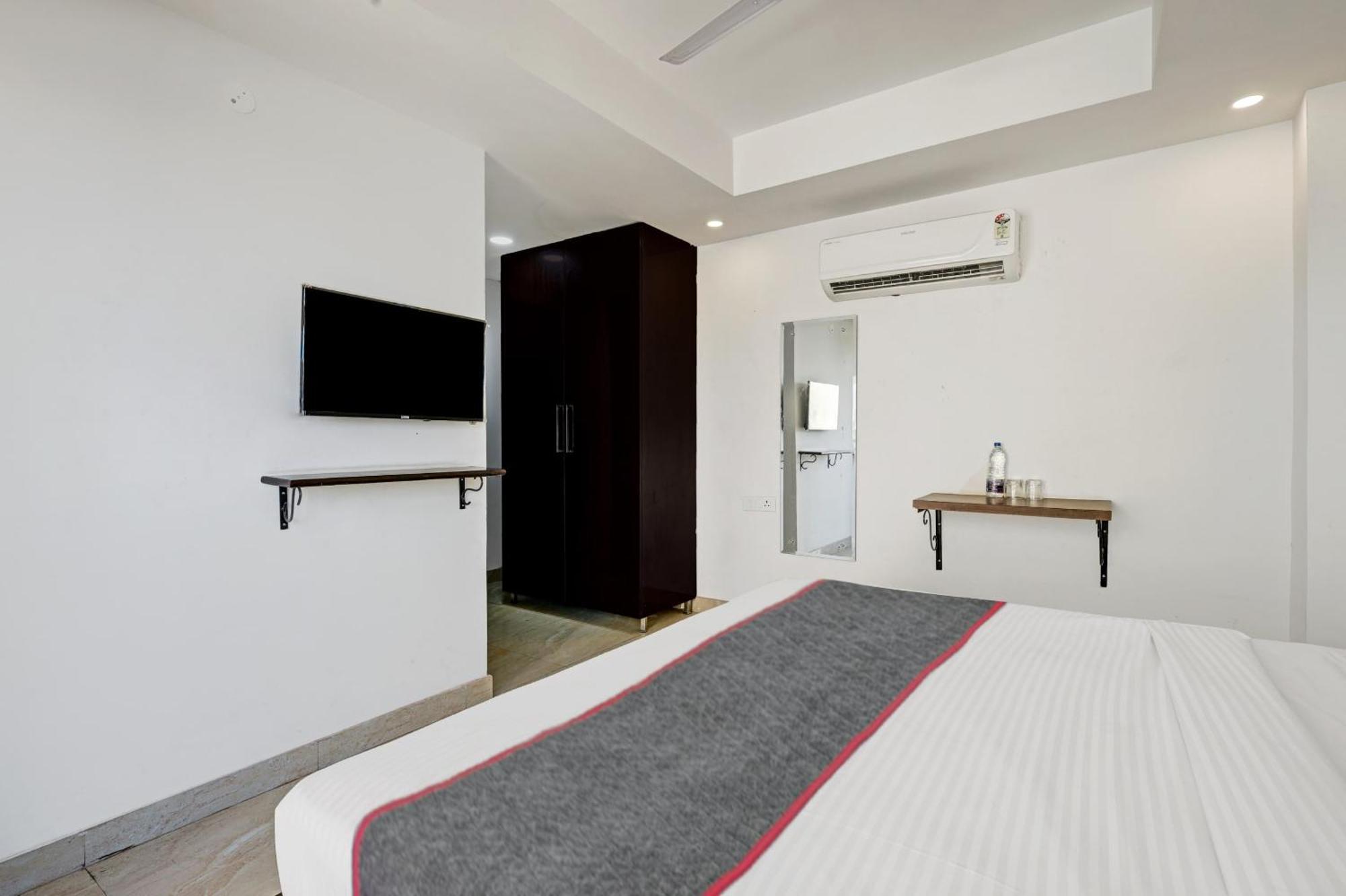 Super Townhouse Tipsyy Near Bestech Central Square Mall Гургаон Экстерьер фото