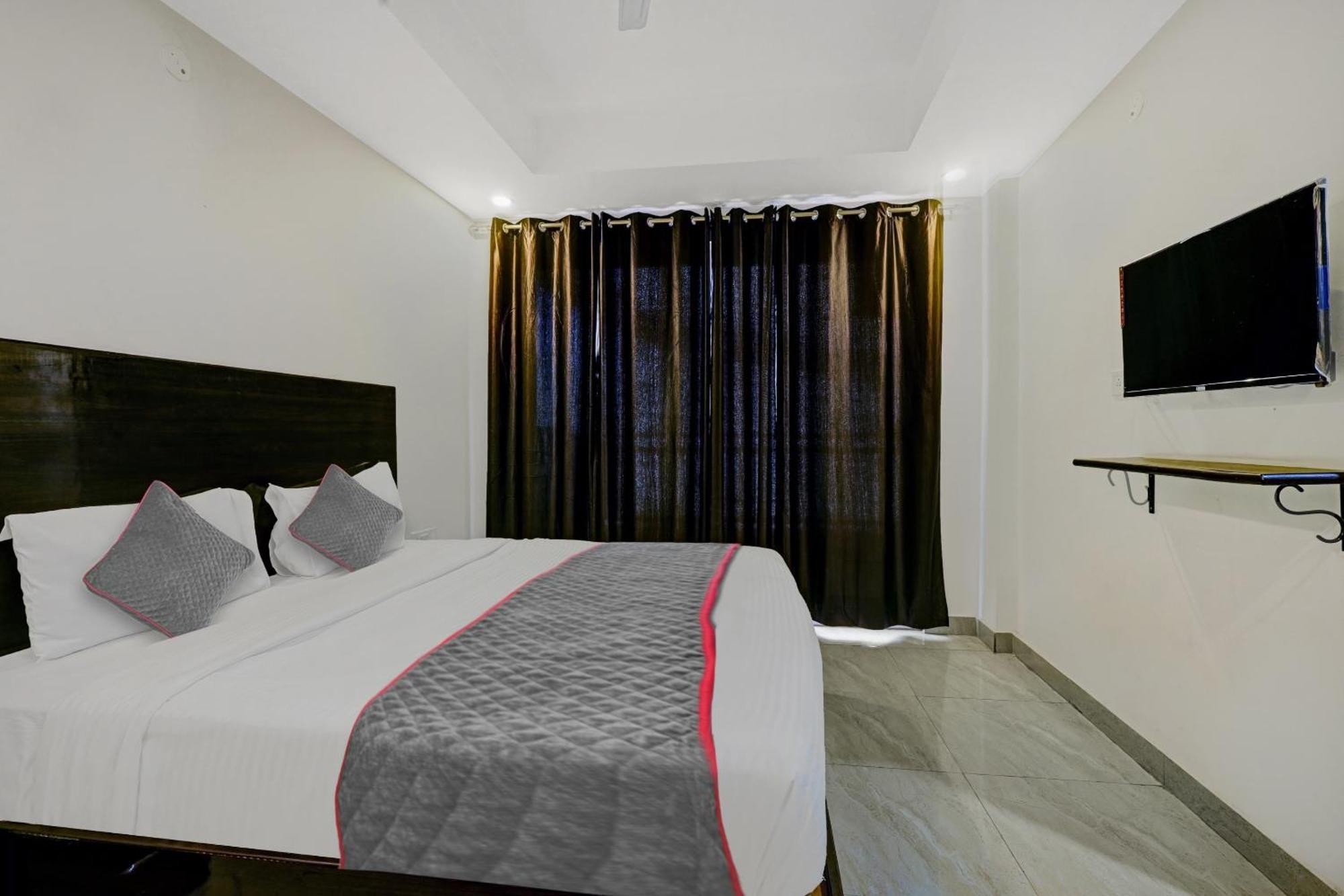 Super Townhouse Tipsyy Near Bestech Central Square Mall Гургаон Экстерьер фото