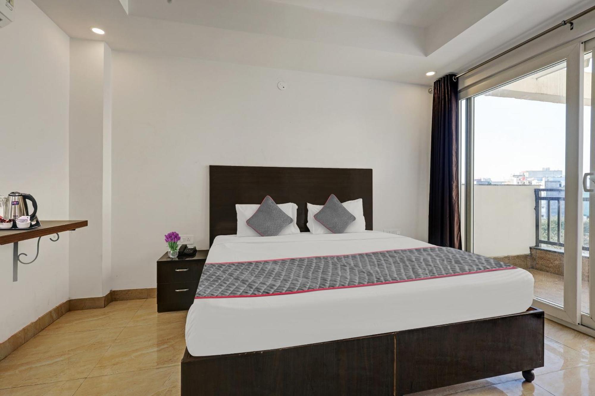 Super Townhouse Tipsyy Near Bestech Central Square Mall Гургаон Экстерьер фото